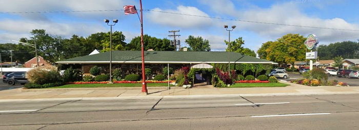Howard Johnsons Restaurant - Centerline - 24447 Van Dyke Ave (newer photo)